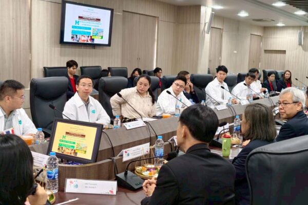 LINE_ALBUM_16-10-68 ประชุมหารือแนวทางการจัดการศึกษา_251017_1