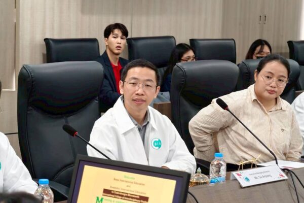 LINE_ALBUM_16-10-68 ประชุมหารือแนวทางการจัดการศึกษา_251017_15