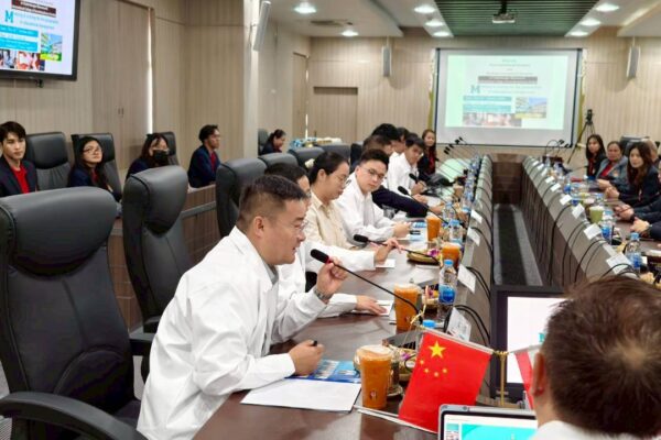 LINE_ALBUM_16-10-68 ประชุมหารือแนวทางการจัดการศึกษา_251017_17