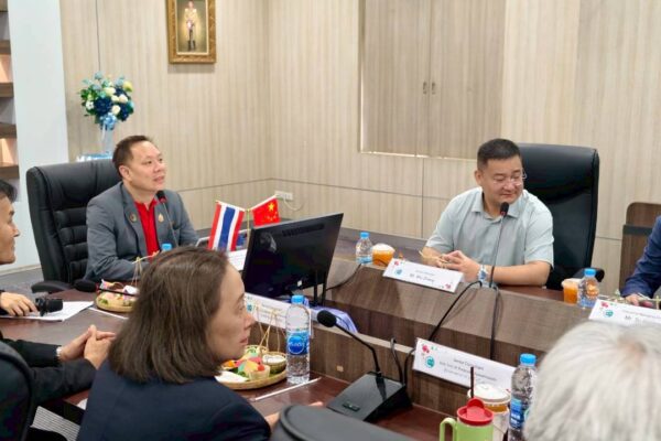 LINE_ALBUM_16-10-68 ประชุมหารือแนวทางการจัดการศึกษา_251017_2