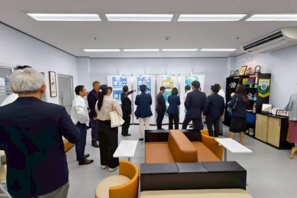 LINE_ALBUM_16-10-68 ประชุมหารือแนวทางการจัดการศึกษา_251017_49